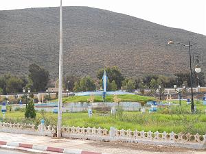 15-Entree d'Ain-el-Turc (un rond point de dauphins a ete edifie)